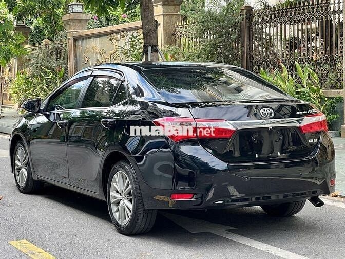 Toyota Corolla Altis 1.8G 2015 màu đen