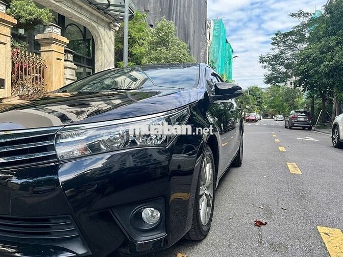 Toyota Corolla Altis 1.8G 2015 màu đen