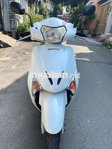 Honda Lead 2012 màu Trắng