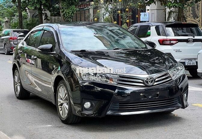 Toyota Corolla Altis 1.8G 2015 màu đen