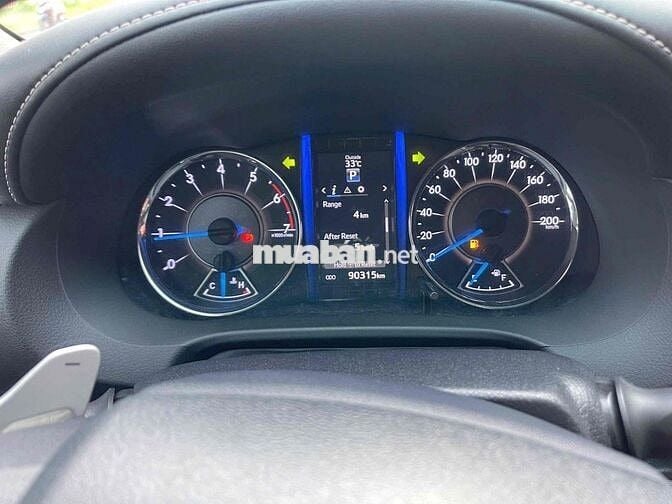 Fortuner xăng tự động 2019 - Chất đẹp HT Bank 60%