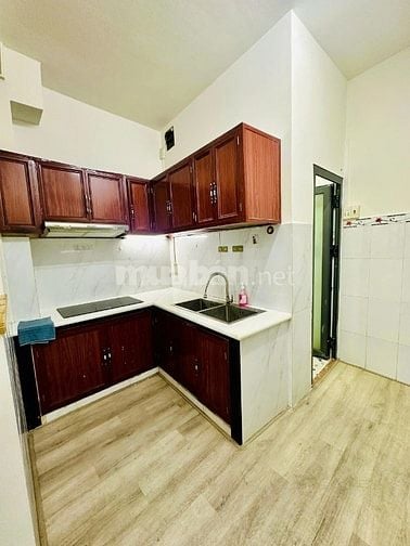 Cho thuê nhà Đ.Đ.T.Nghi M.T.N.Bộ 8m(XT) Lạc Long Quân, P.3, Q.11 giá 1