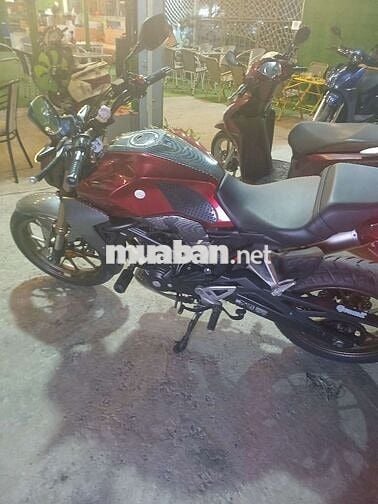 Cần bán xe honda CB300