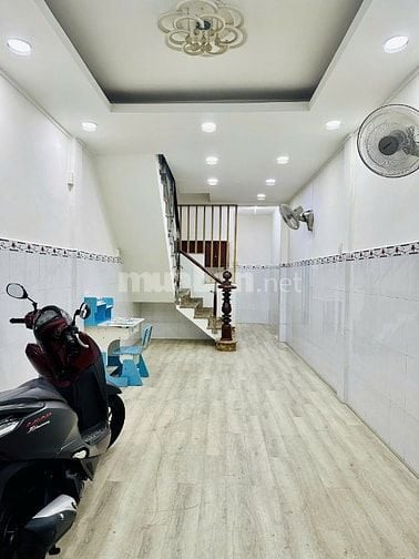 Cho thuê nhà Đ.Đ.T.Nghi M.T.N.Bộ 8m(XT) Lạc Long Quân, P.3, Q.11 giá 1