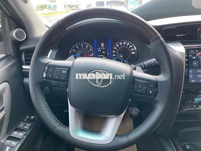 Fortuner xăng tự động 2019 - Chất đẹp HT Bank 60%