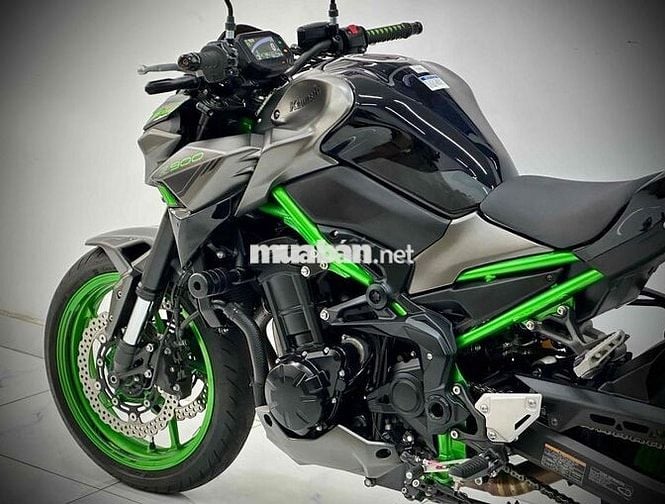 KAWASAKI Z900 ABS 2023