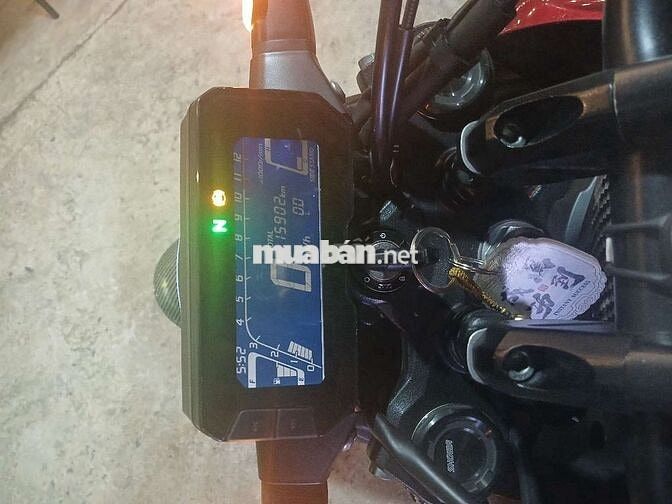 Cần bán xe honda CB300