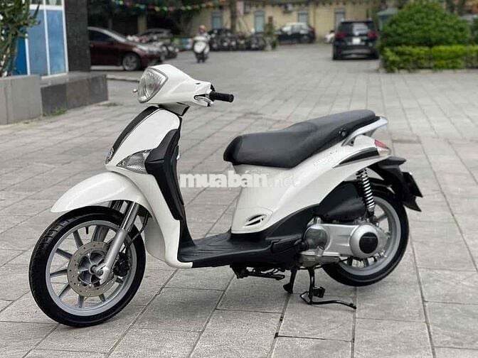 Hang đẹp Liberty 125ie 2012 màu trắng đẹp như mới
