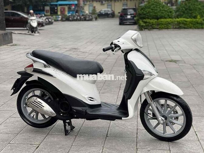 Hang đẹp Liberty 125ie 2012 màu trắng đẹp như mới