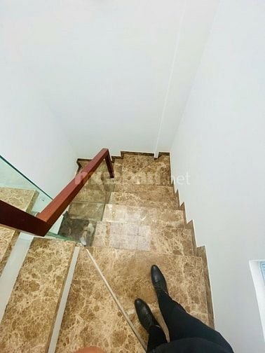 Cho thuê nhà mới Mặt tiền Nguyễn Văn Nguyễn phường Tân Định quận 1 - D