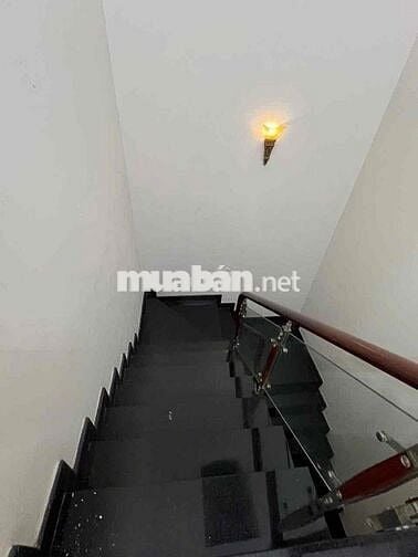 Cho thuê nhà có nội thất gần siêu thị Go