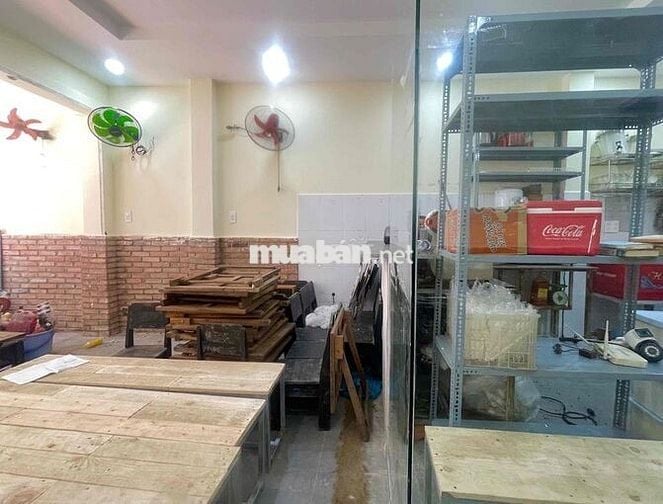 Mặt bằng kinh doanh 4*10m vòng xoay Dân chủ ,Cư Xá Đô Thành Q3 giáp Q1