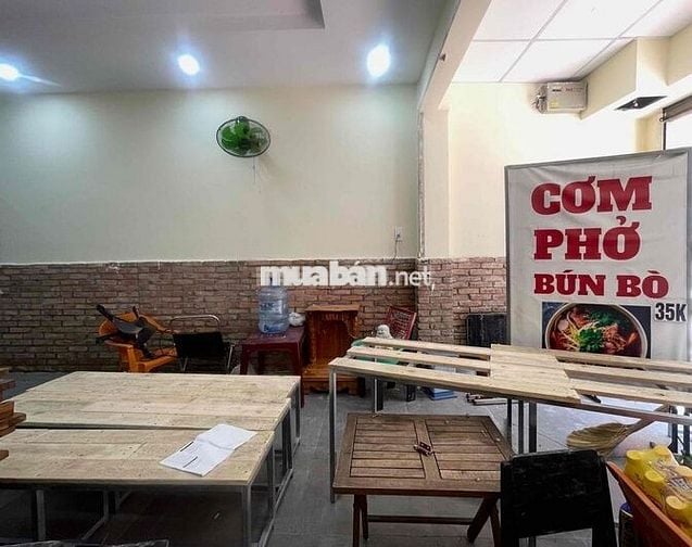 Mặt bằng kinh doanh 4*10m vòng xoay Dân chủ ,Cư Xá Đô Thành Q3 giáp Q1