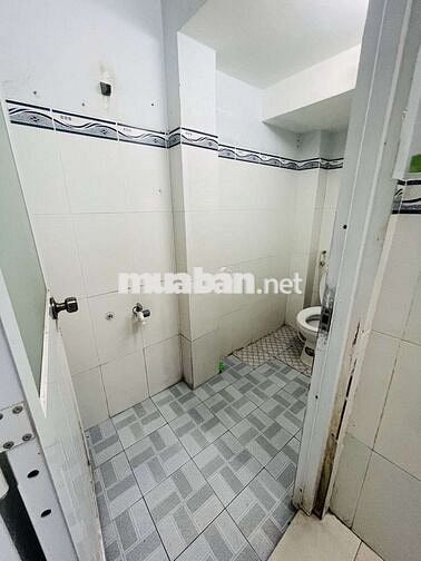 Cho thuê phòng trọ 18m2 - wc riêng - đối diện Emart - 2,2tr/tháng