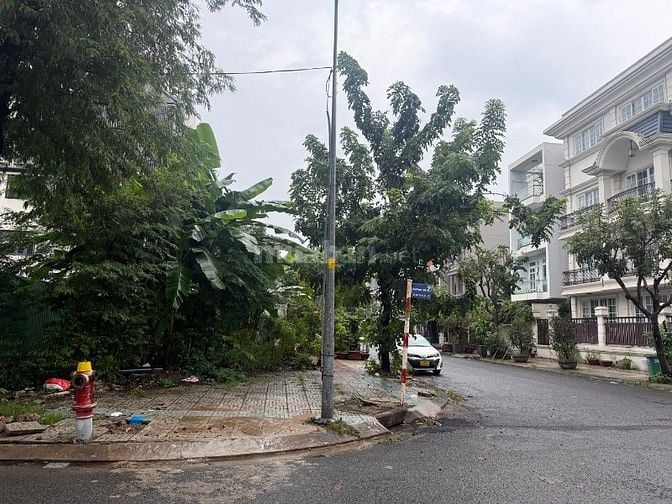 Chính chủ cần bân Lô Góc MT KDC Sadeco, Quận 7