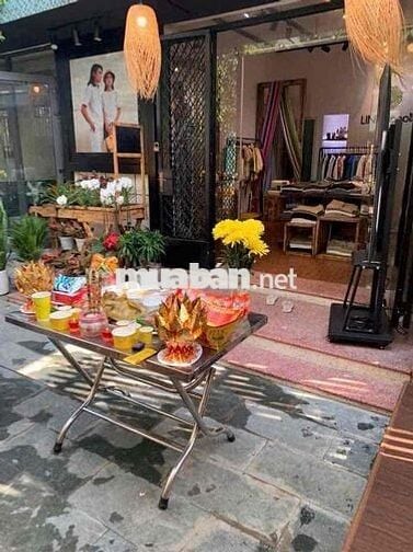 Cho thuê mặt bằng gần chợ Phạm Văn Hai