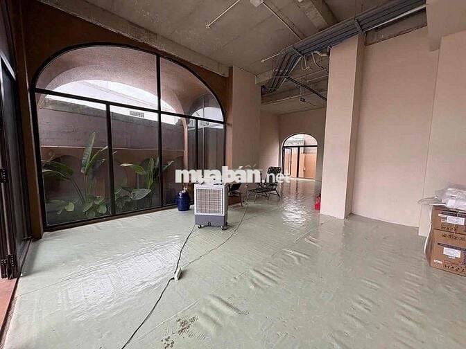 Cho thuê mặt bằng 120m2 kinh doanh mọi ngành nghề ngay Lotte Mart