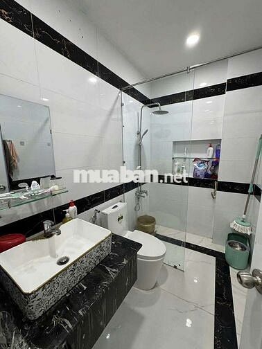 Nhà đường số 18B [4x16, 3 lầu, 4pn, 5toilet] 15tr/tháng