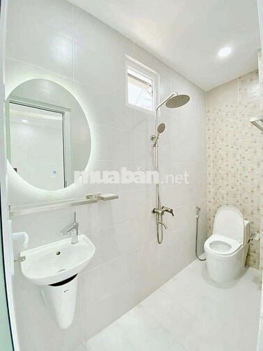 Trống căn hộ 1 phòng ngủ ban công - thang máy - full nội thất - 45m2