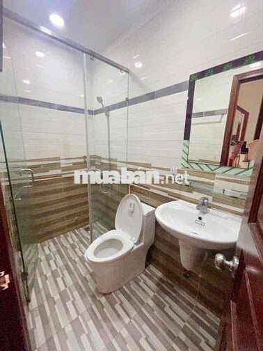 Chính chủ cho thuê nhà hẻm 8m Tô Hiệu- 4 Tấm 5PN 4WC, nhà đẹp