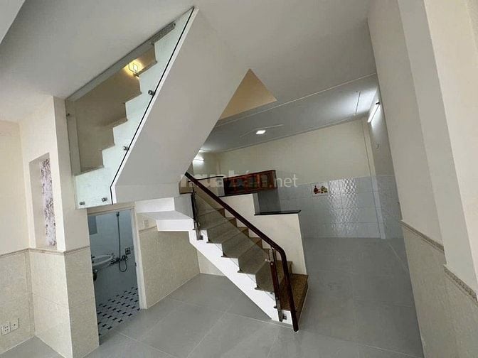 Nhà trong Chợ Vải bán sỉ Phú Thọ Hòa, Q. Tân Phú dt57m2 đúc 1 lầu