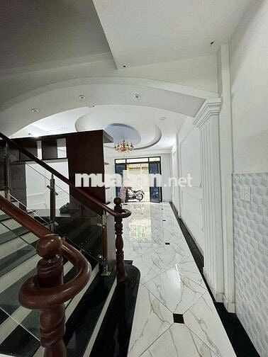 Nhà hẻm xe hơi 300/10 Phan Văn Trị - 4x15m - 2 Lầu