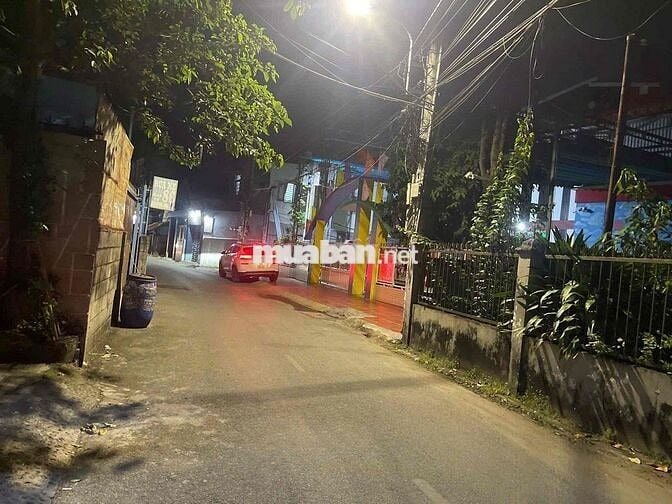 Nhà 80m2 gần trung tâm Dĩ An – gác lửng thoáng – 3.4 tỷ