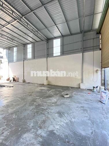 Cho thuê kho, xưởng 240m2 gần Ql1A ngã 4 Bà Điểm