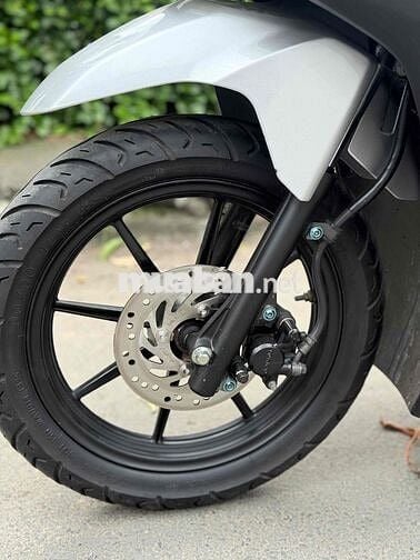 Honda Vario 150 màu Bạc