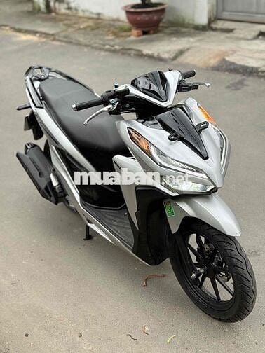 Honda Vario 150 màu Bạc