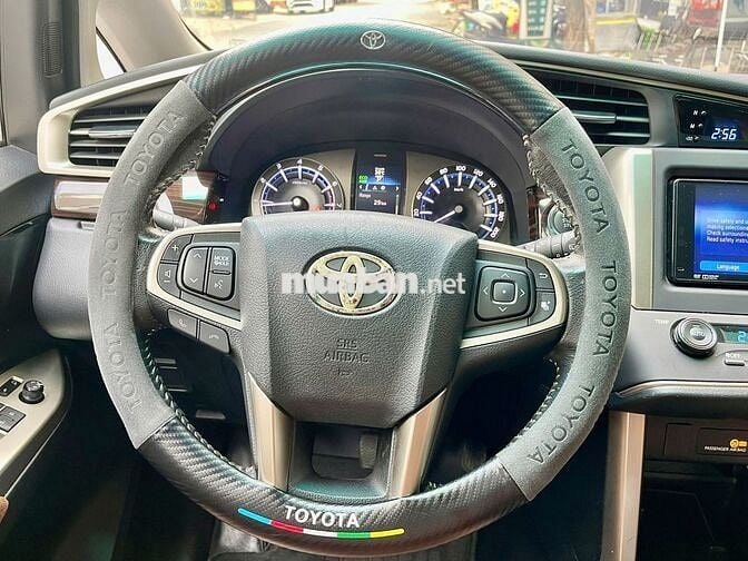Toyota Innova 2017 2.0V cọp chỉ 55.000km full lsh