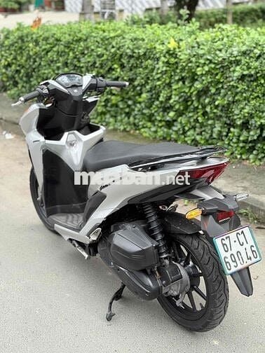 Honda Vario 150 màu Bạc