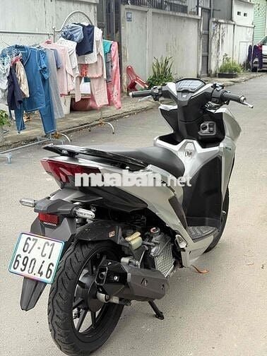 Honda Vario 150 màu Bạc