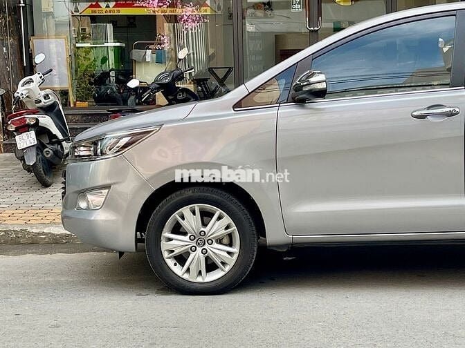 Toyota Innova 2017 2.0V cọp chỉ 55.000km full lsh