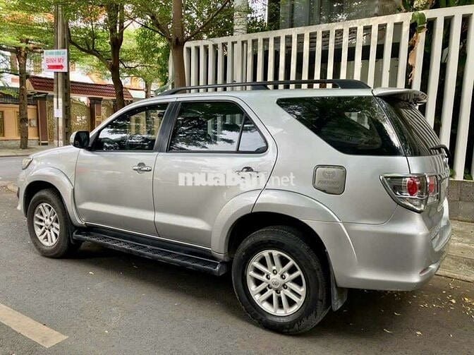 Bán xe đang sử dụng hiệu Toyota Fortuner bản V
