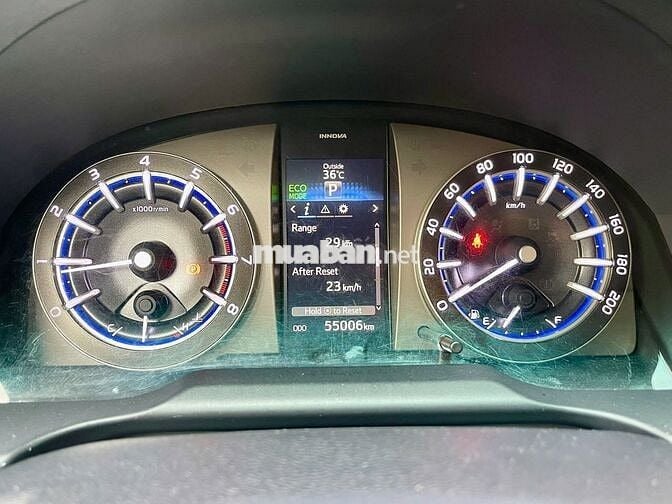 Toyota Innova 2017 2.0V cọp chỉ 55.000km full lsh