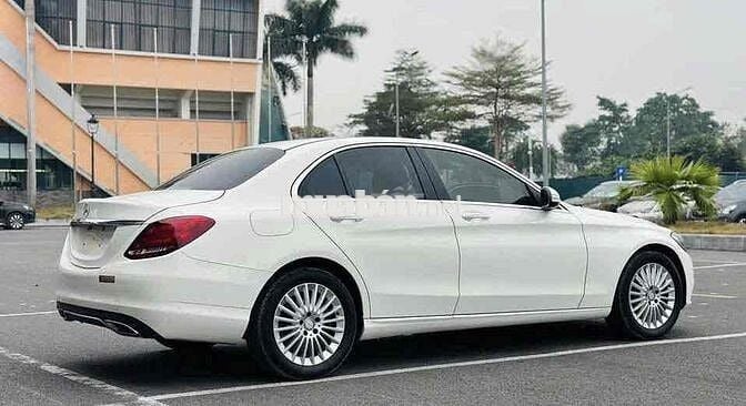 C250 Exclusive trắng/kem 2015