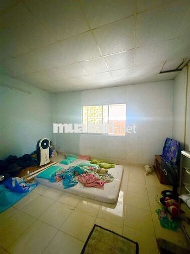 Nhà đường Lê Đình Cẩn 5x18= 90 m2 0.5lầu 5tỷ 500 hẻm 6m hướng Nam