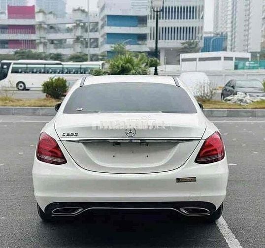 C250 Exclusive trắng/kem 2015