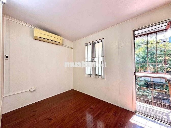 Bán nhà tập thể nguyên bản phố Quỳnh Mai 60m2 tầng 4 ô to đỗ giá 3.95