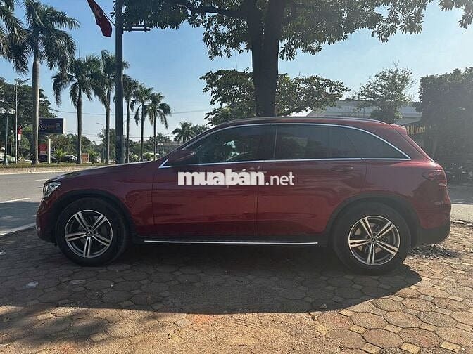 Mercedes-Benz GLC200 Facelift 2020 Đỏ