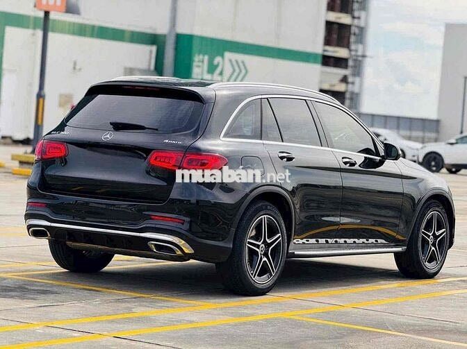 🔺 𝐌𝐄𝐑𝐂𝐄𝐃𝐄𝐒-𝐁𝐄𝐍𝐙 GLC300 4MATIC V1 SẢN XUẤT 2022