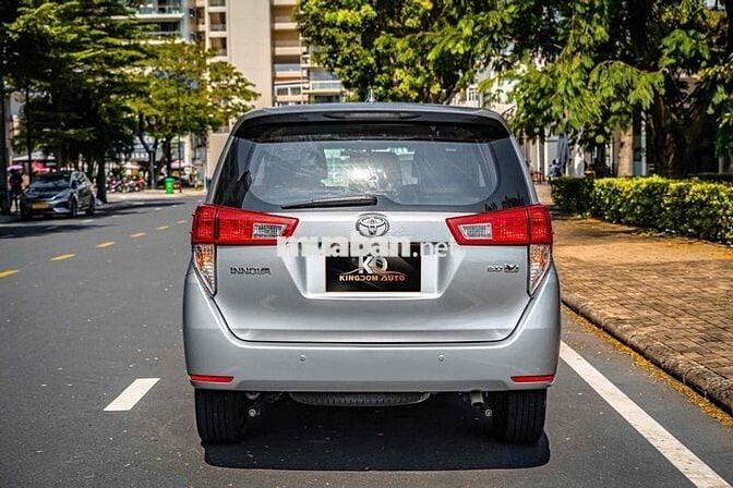Toyota Innova 2017 2.0V Bạc 55.000 km