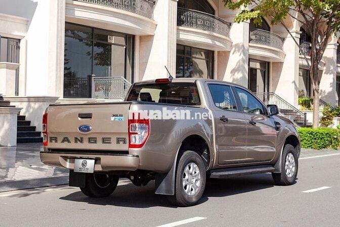 Ford Ranger XLS 4x2 AT 2022 Vàng cát 45000 km