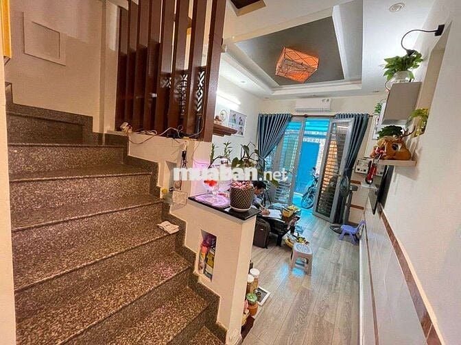 NHÀ 3 TẦNG -CẠNH PMH- NGANG 3,6M- 4 PHÒNG- SHR-HOÀN CÔNG- HƠN 6TỶ XÍU