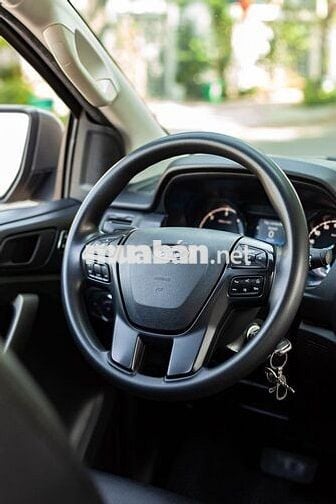 Ford Ranger XLS 4x2 AT 2022 Vàng cát 45000 km