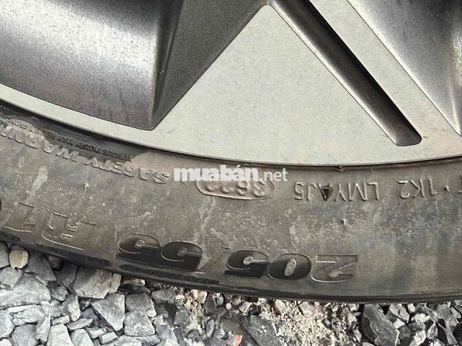 xe rất mới so với các xe cùng đời