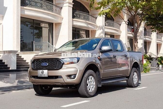 Ford Ranger XLS 4x2 AT 2022 Vàng cát 45000 km