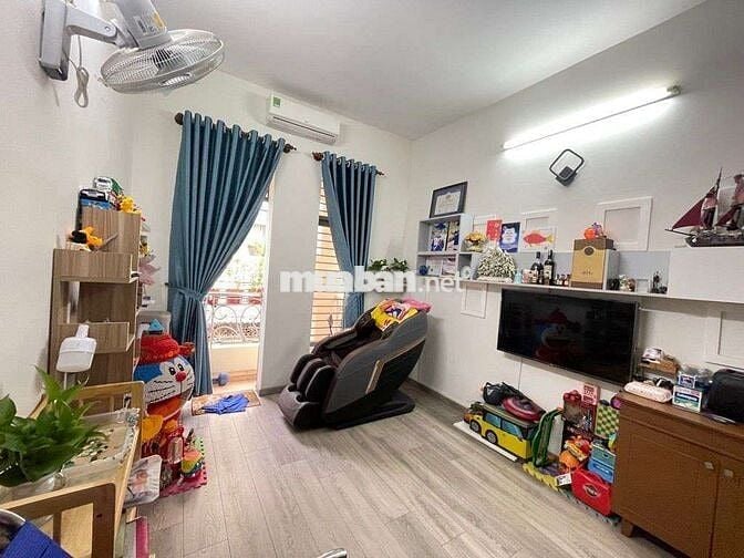 NHÀ 3 TẦNG -CẠNH PMH- NGANG 3,6M- 4 PHÒNG- SHR-HOÀN CÔNG- HƠN 6TỶ XÍU