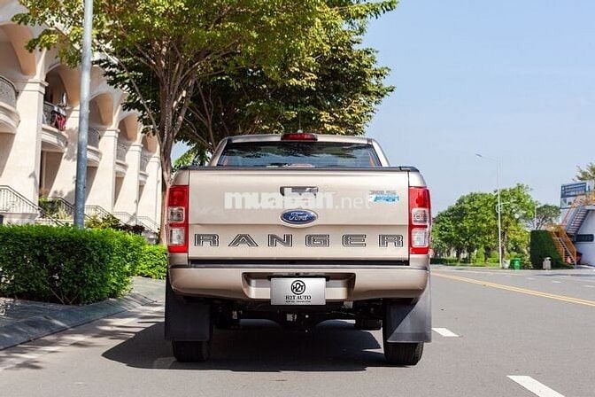 Ford Ranger XLS 4x2 AT 2022 Vàng cát 45000 km